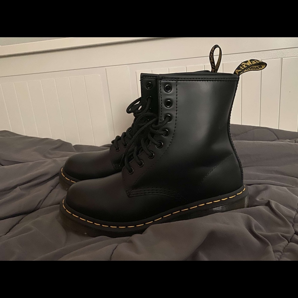 DR. MARTENS Brand new